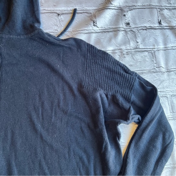 Vince Shirt Mens Medium Navy Textured Hoodie Elevated Luxury Pullover Pockets - Picture 12 of 12